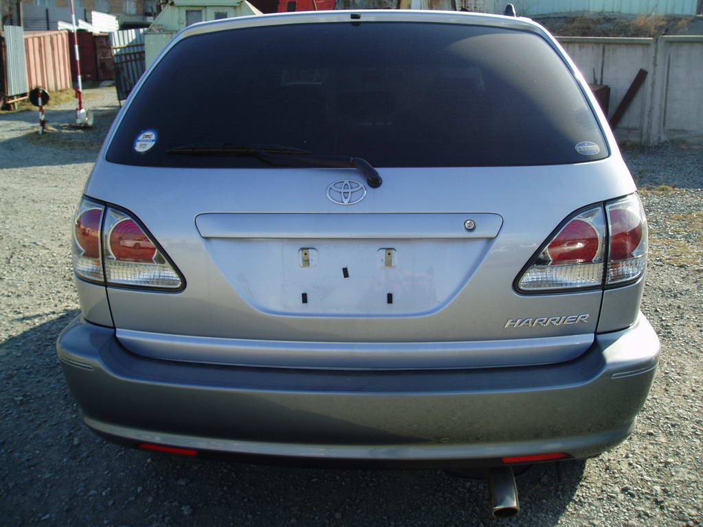 2000 Toyota Harrier Pictures