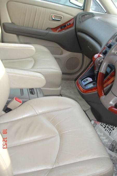 2000 Toyota Harrier For Sale