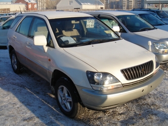 2000 Toyota Harrier