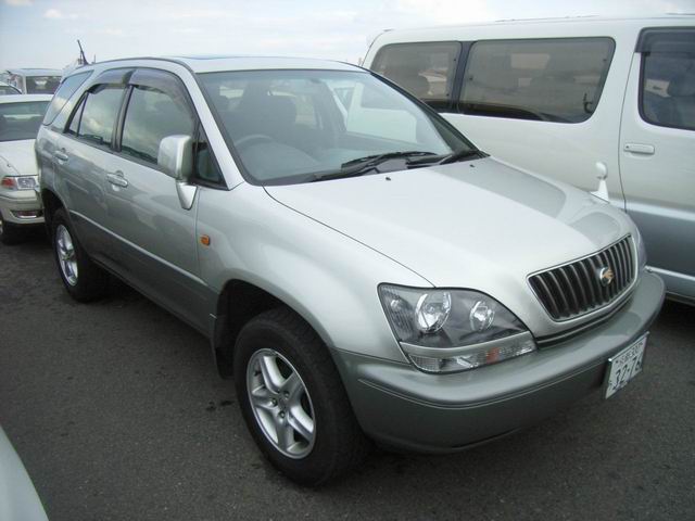 2000 Toyota Harrier Pictures