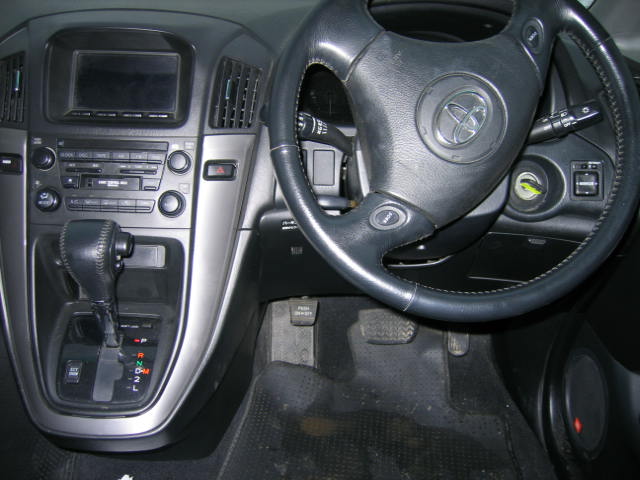 2000 Toyota Harrier Pictures