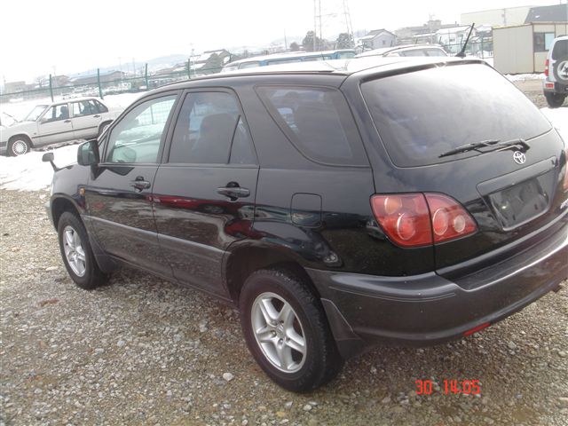 2000 Toyota Harrier Photos