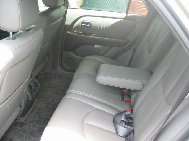 2000 Toyota Harrier Pictures
