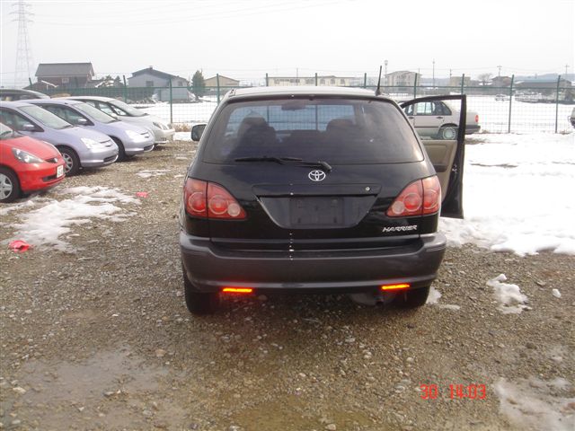 2000 Toyota Harrier Photos