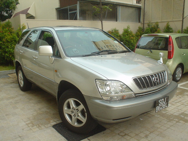 2000 Toyota Harrier Pictures