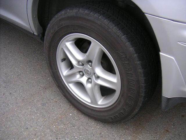 2000 Toyota Harrier Images