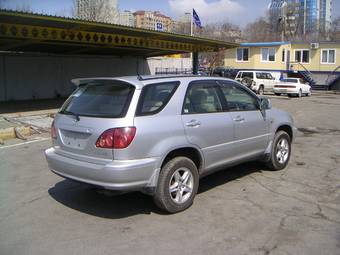 2000 Toyota Harrier Pictures