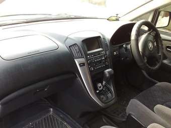 2000 Toyota Harrier Pics