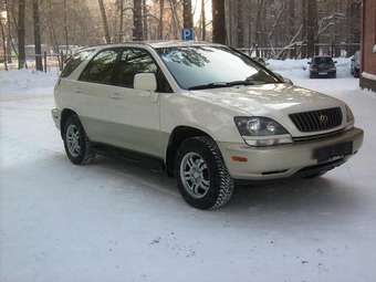 2000 Toyota Harrier Pictures