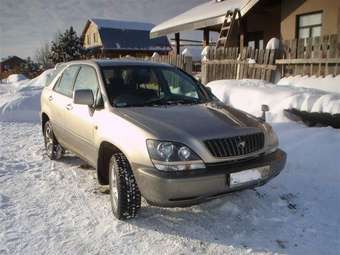 2000 Toyota Harrier Pictures