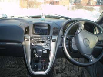 2000 Toyota Harrier Pics