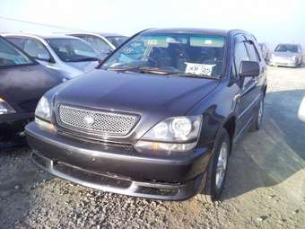 2000 Toyota Harrier Photos