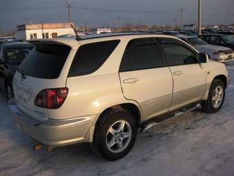 2000 Toyota Harrier Pictures