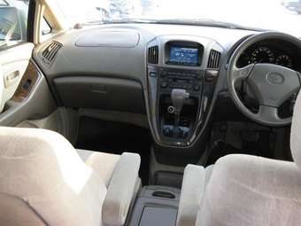 2000 Toyota Harrier Photos