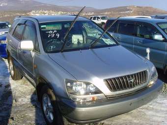 2000 Toyota Harrier Photos