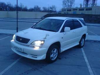 2000 Toyota Harrier Pics