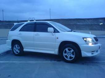 2000 Toyota Harrier Pictures