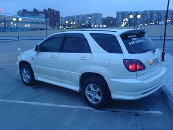 2000 Toyota Harrier Photos