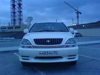 2000 Toyota Harrier Pictures