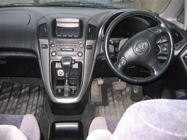 2001 Toyota Harrier