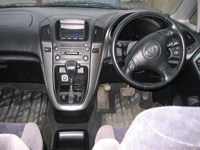 2001 Toyota Harrier