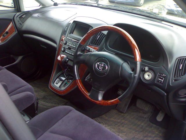 2001 Toyota Harrier