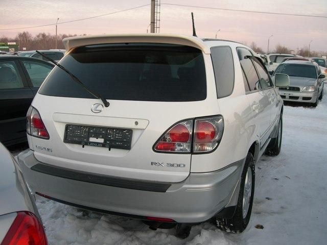 2001 Toyota Harrier