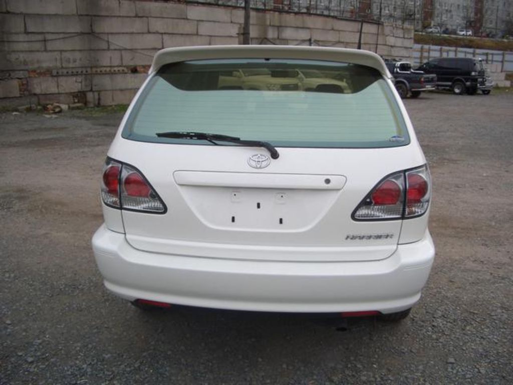 2001 Toyota Harrier