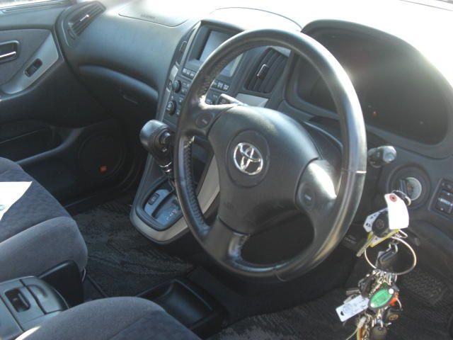 2001 Toyota Harrier