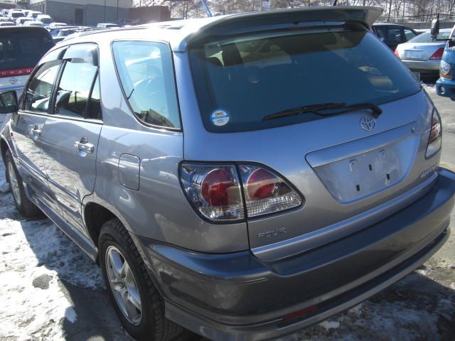 2001 Toyota Harrier