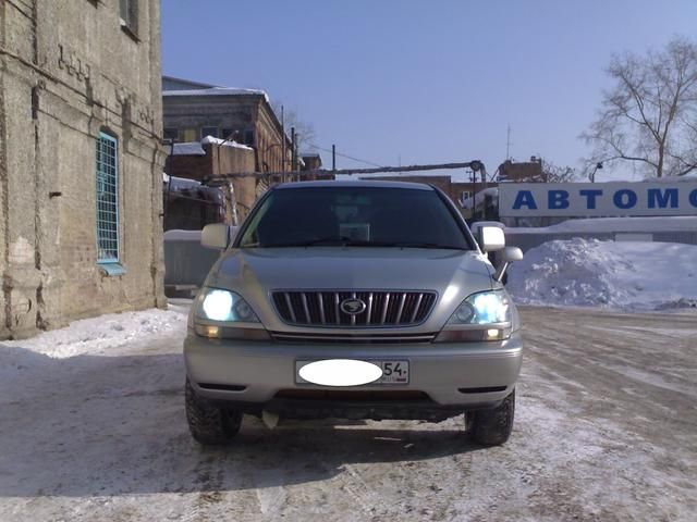 2001 Toyota Harrier