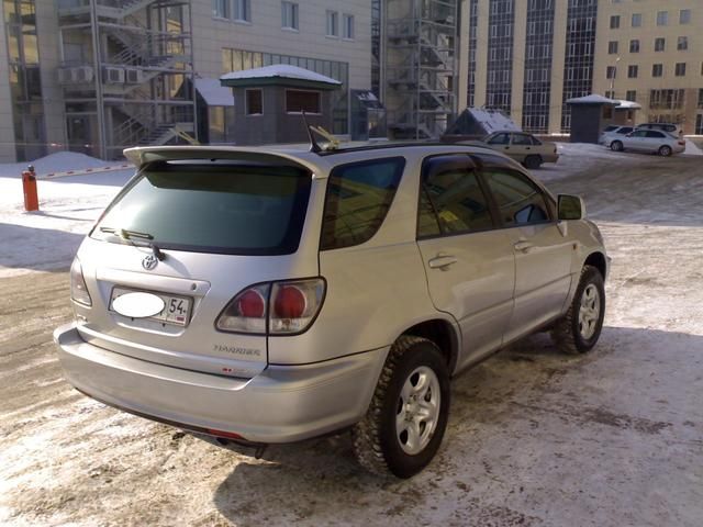 2001 Toyota Harrier