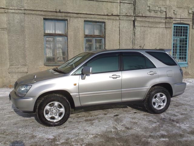 2001 Toyota Harrier