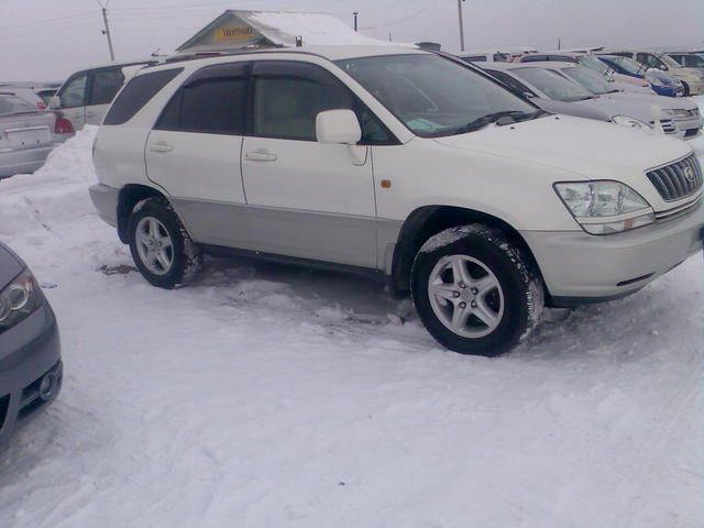 2001 Toyota Harrier