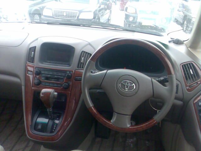 2001 Toyota Harrier