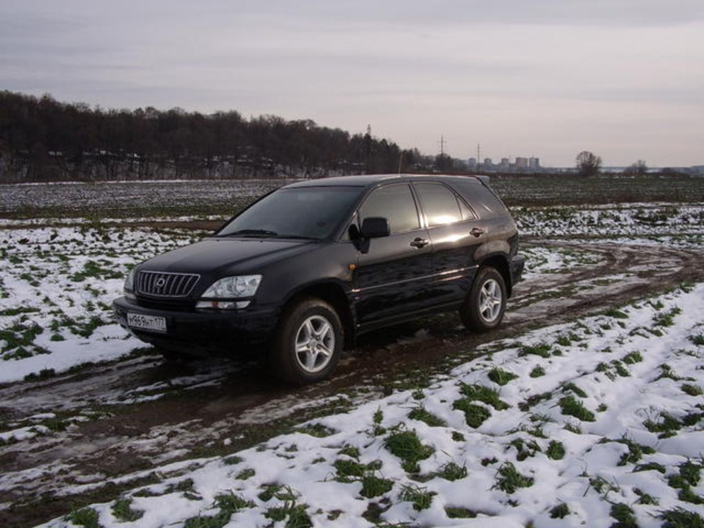 2001 Toyota Harrier