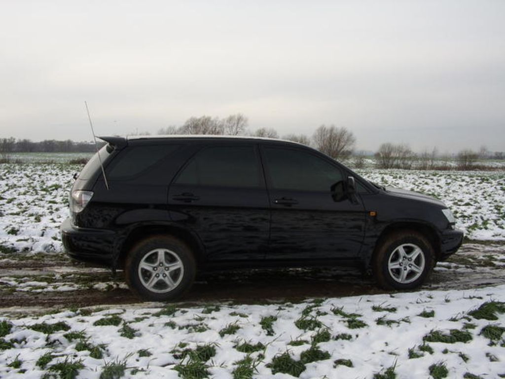 2001 Toyota Harrier