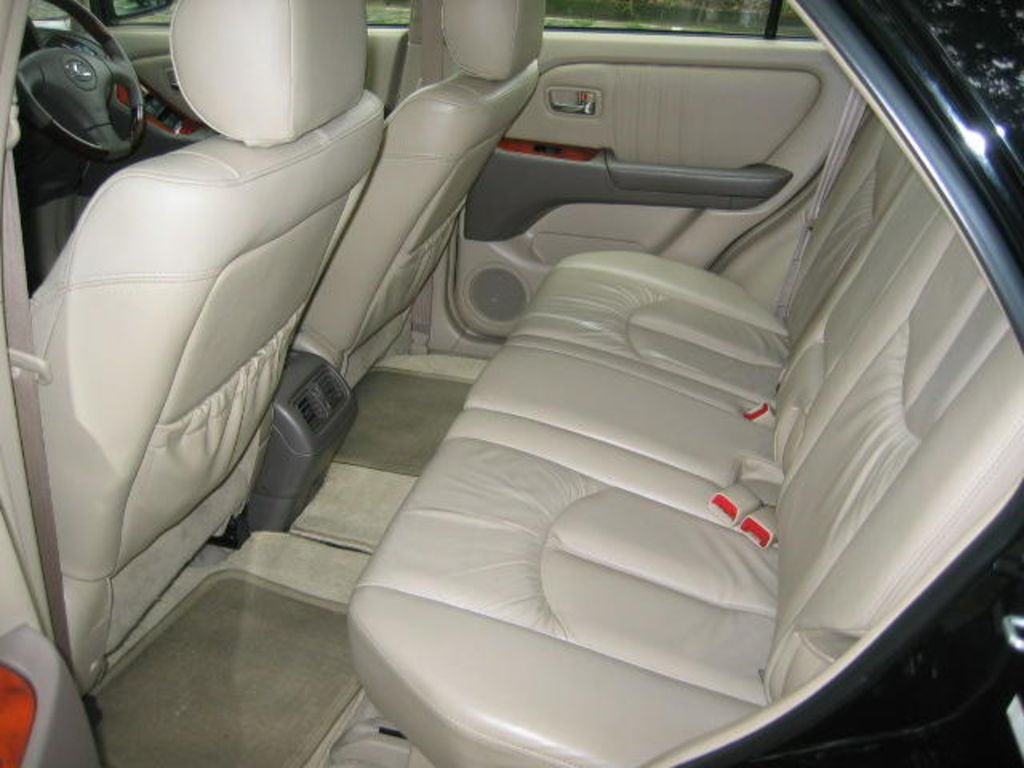 2001 Toyota Harrier