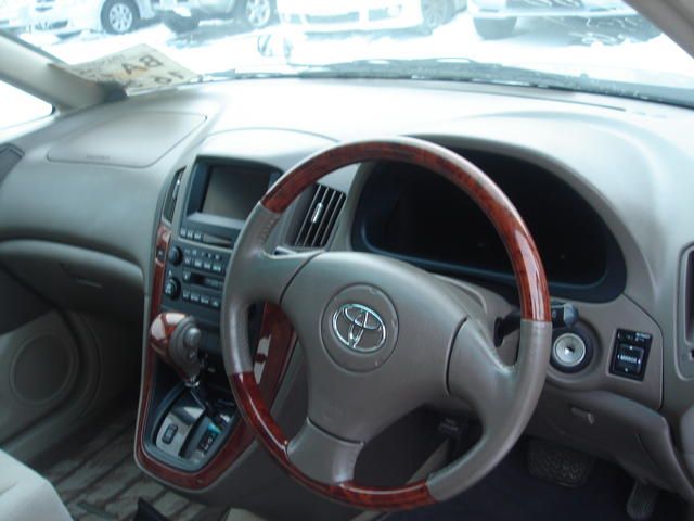 2001 Toyota Harrier