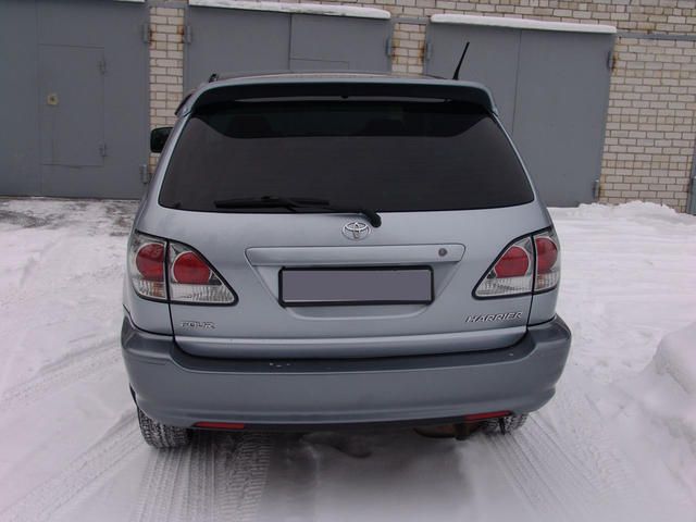 2001 Toyota Harrier