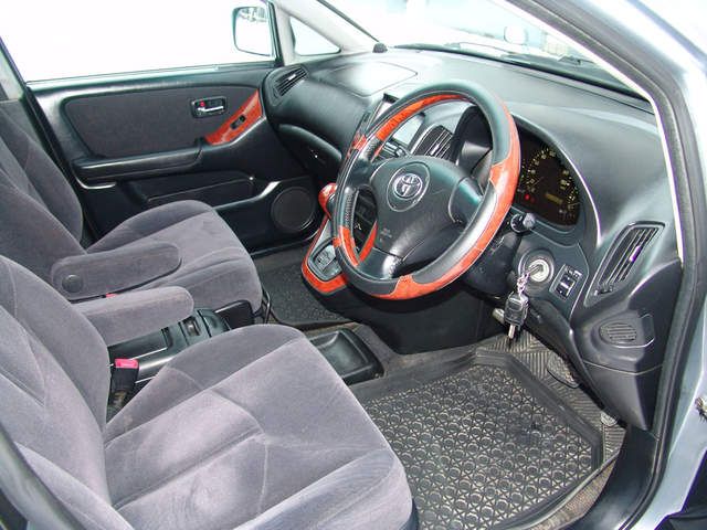 2001 Toyota Harrier