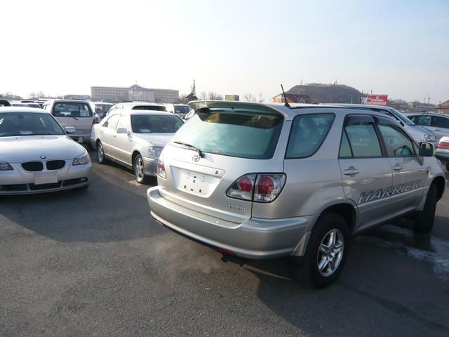 2001 Toyota Harrier