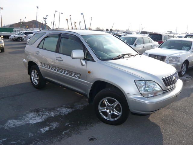 2001 Toyota Harrier