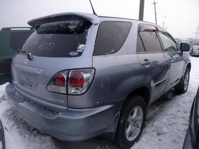 2001 Toyota Harrier