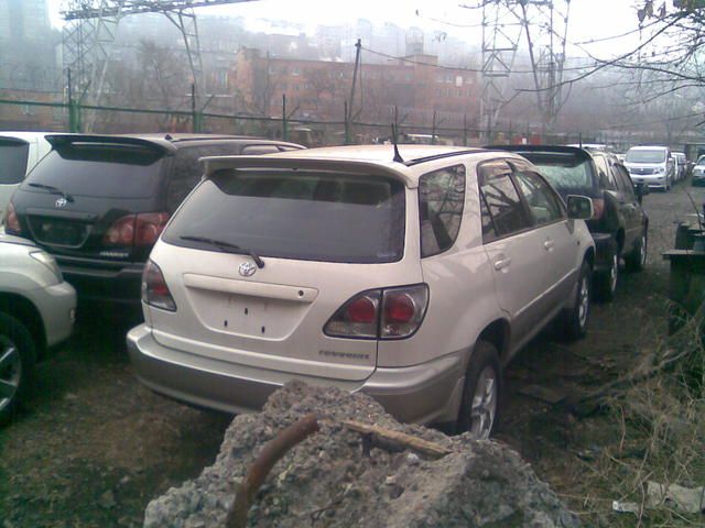 2001 Toyota Harrier