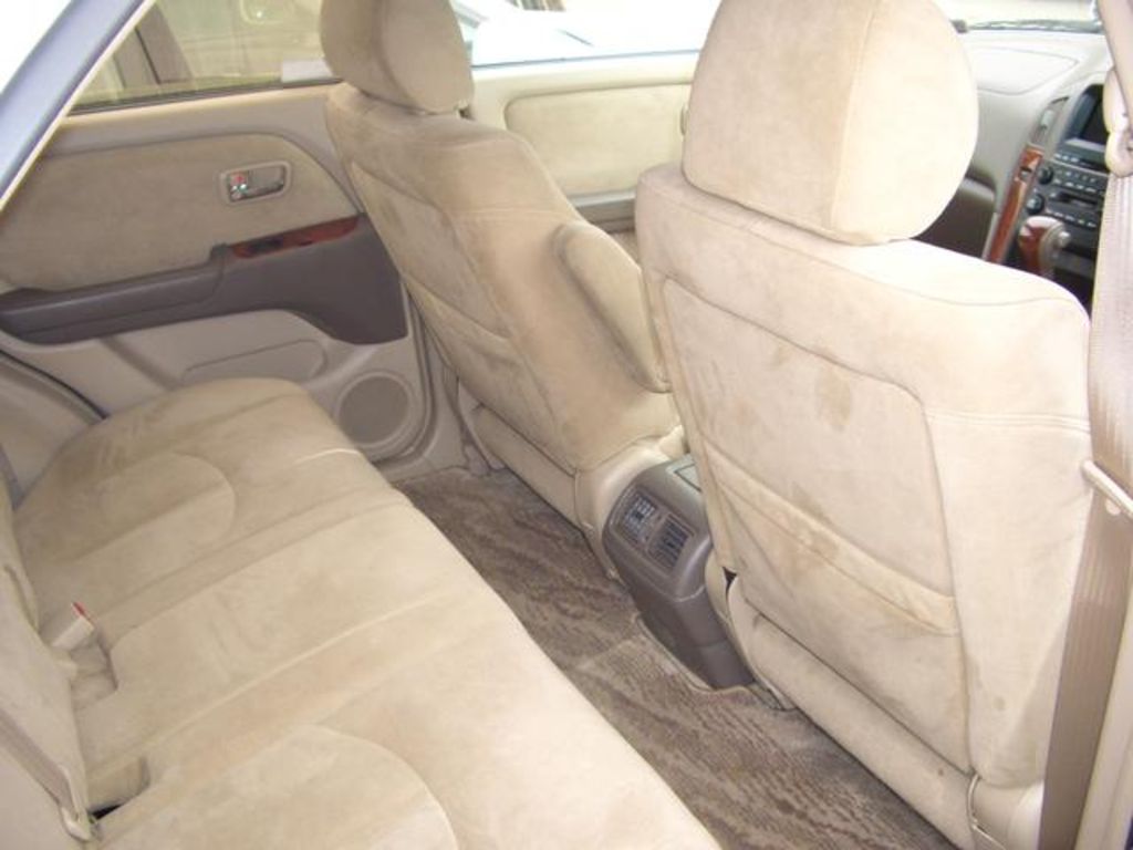 2001 Toyota Harrier