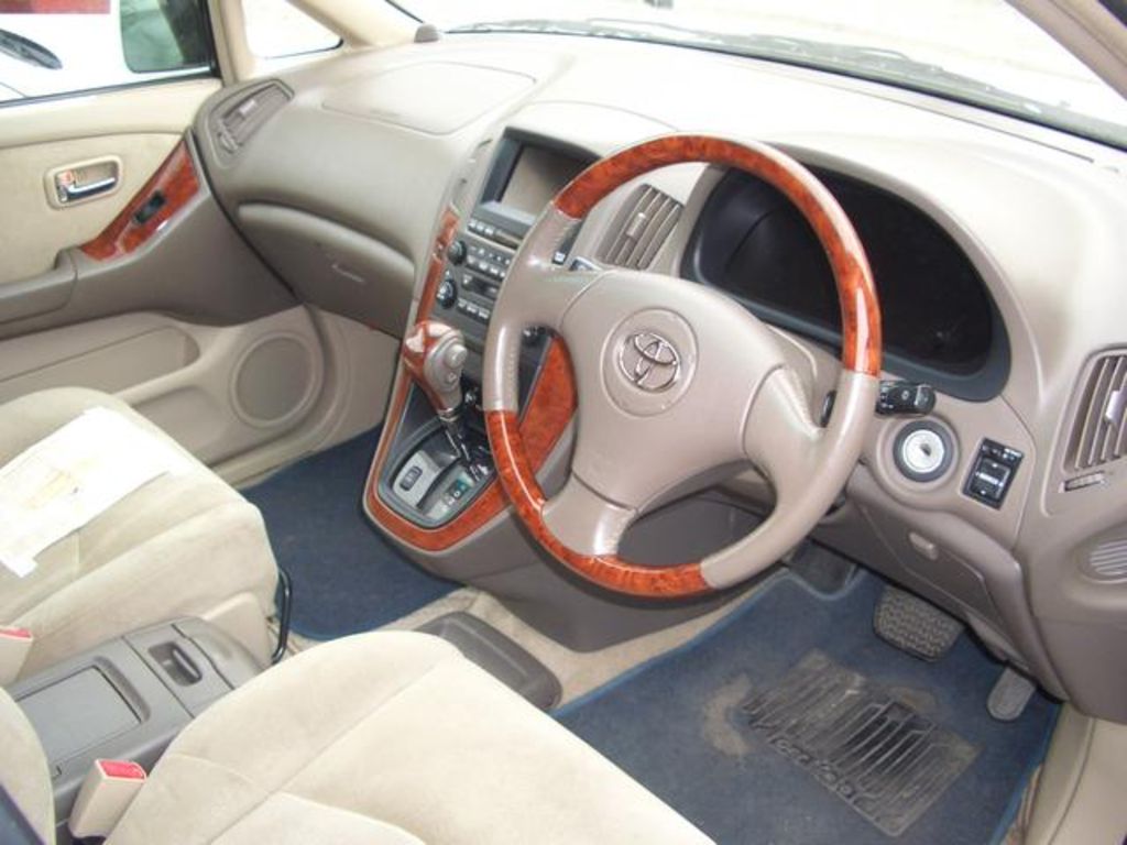 2001 Toyota Harrier