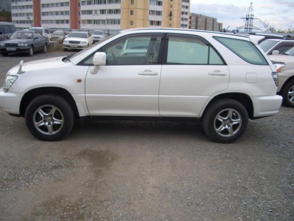 2001 Toyota Harrier