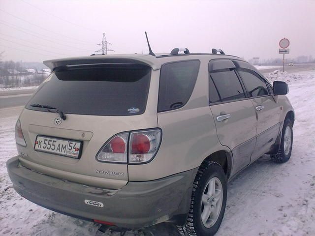 2001 Toyota Harrier