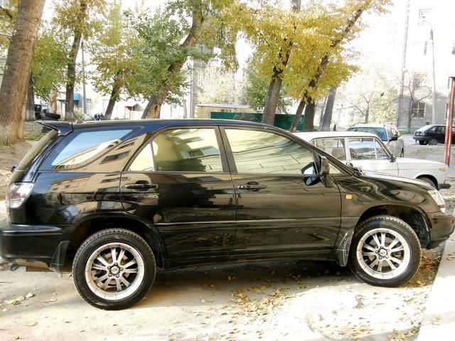 2001 Toyota Harrier